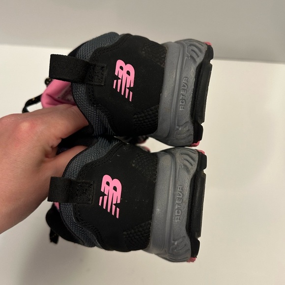 New Balance Women's 510v5 Trail Running Shoe Thunder/Pink Size 7.5 - Picture 6 of 11